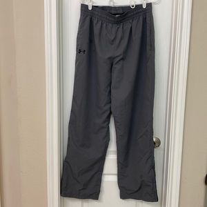 Underarmour wind pants. Mens XL. Zipper ankle.